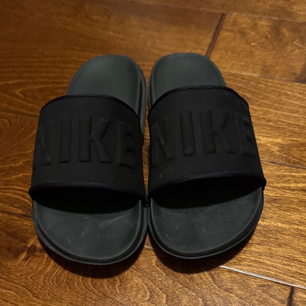 Nike Offcourt Women's Slides